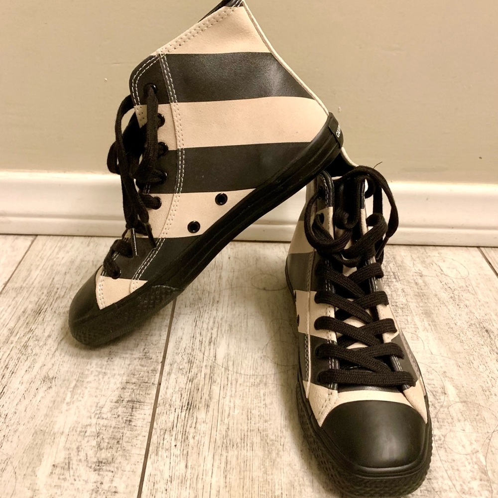NWOT CALVIN KLEIN 205W39NYC
Women's Sneakers - Size 5